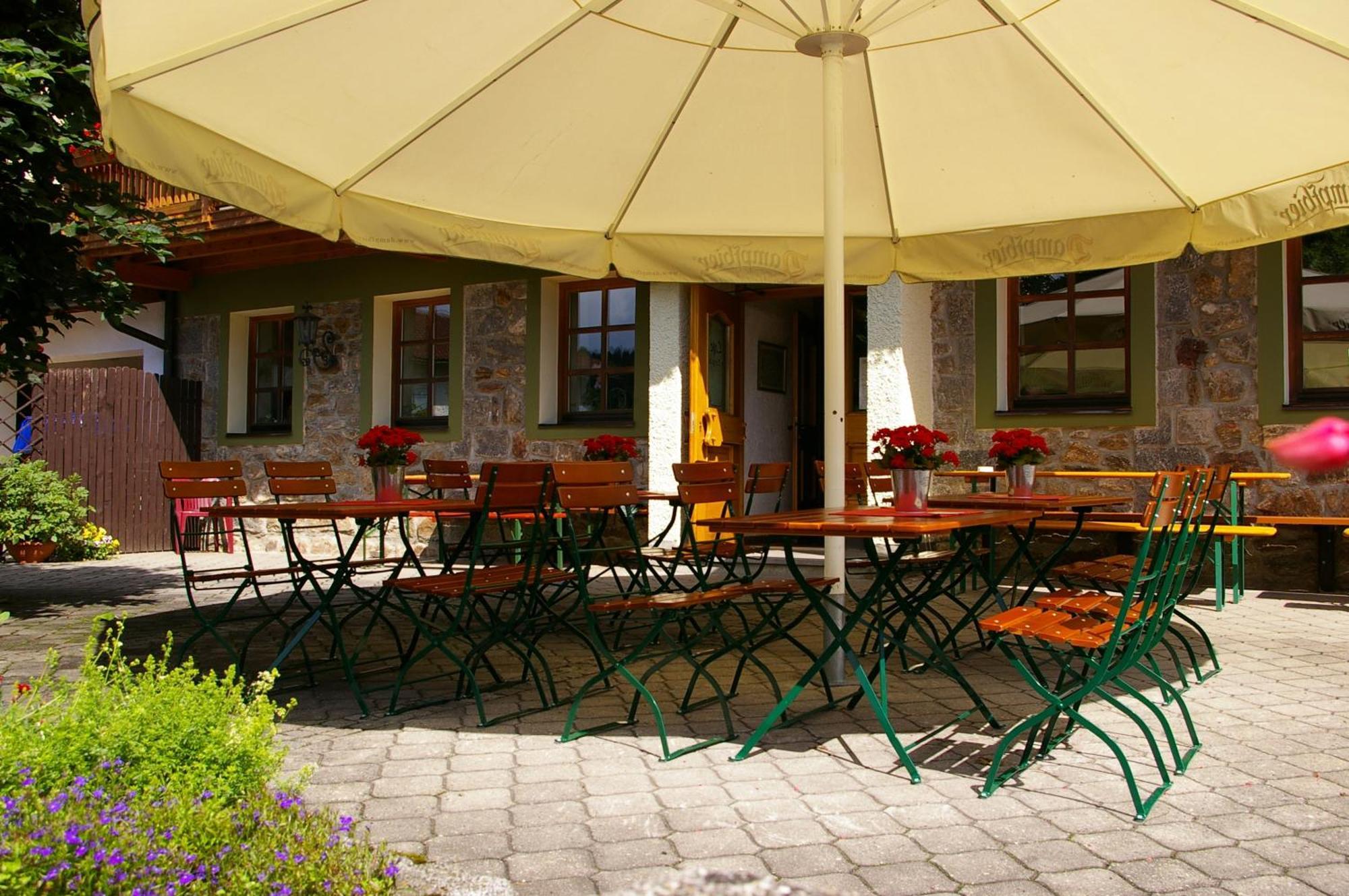 Zur Alten Schmiede 3*
